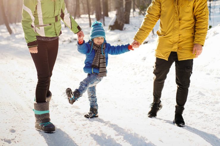 famiglia sulla neve