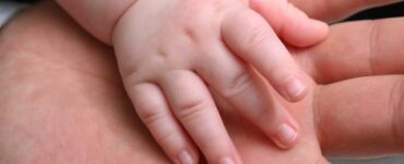 Mani dei neonati Mammastobene.com