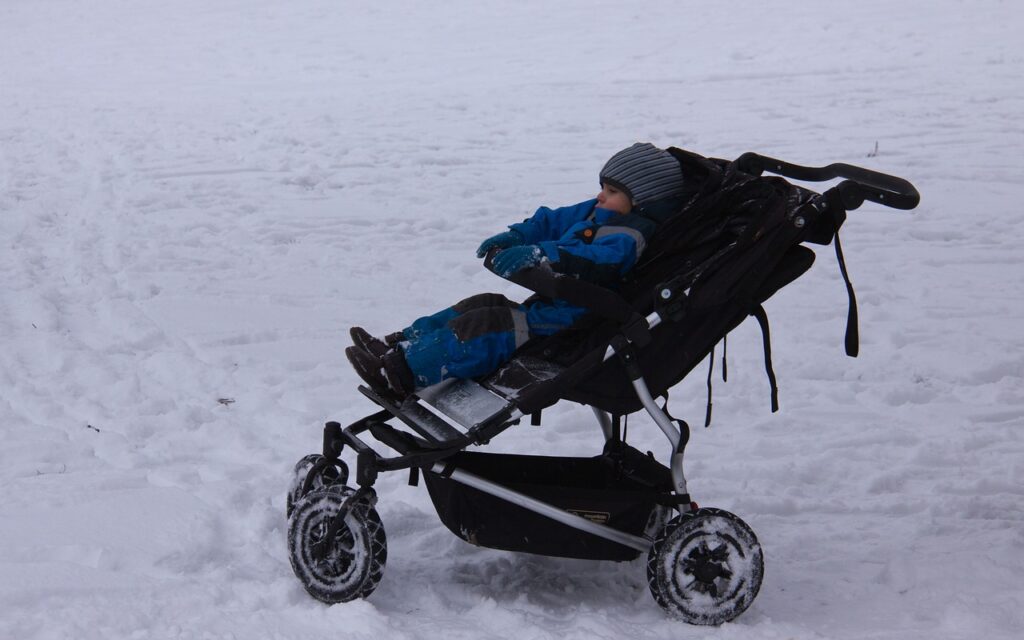 bambini dormono fuori sotto zero