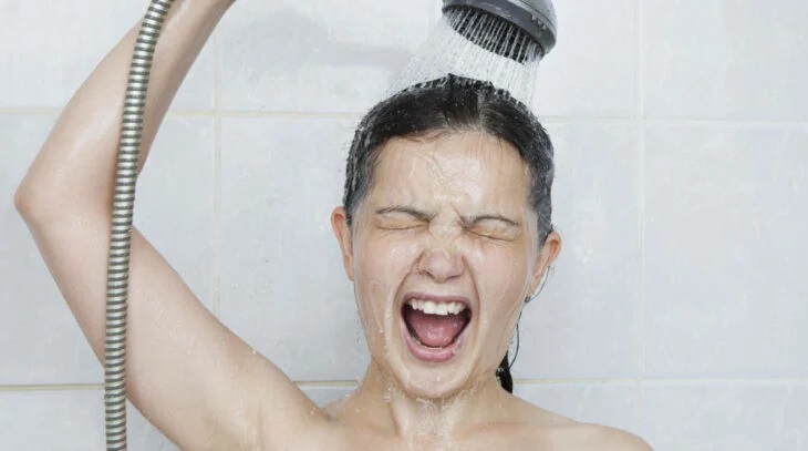 Benefici della doccia al mattino