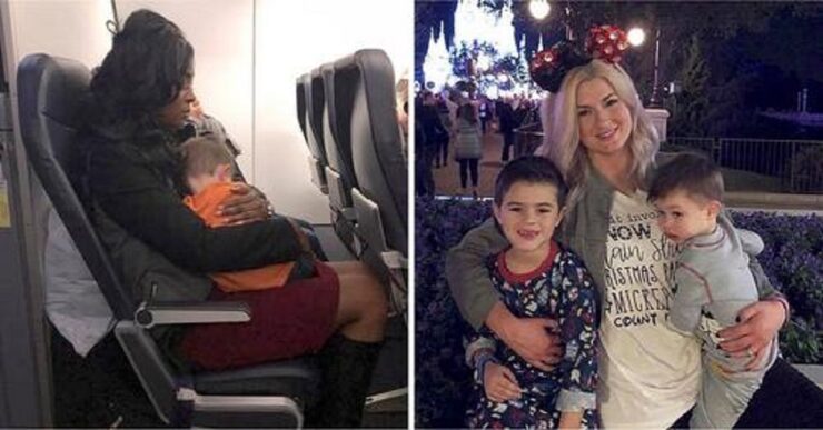 Mamma viaggia con i 2 figli in aereo