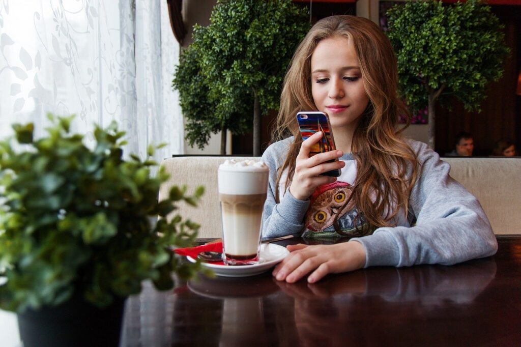 Cosa usare per pulire le lenti della fotocamera del cellulare