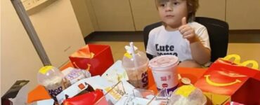 bambino ordina McDonald