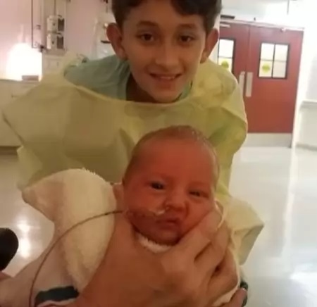 Jayden e il fratellino