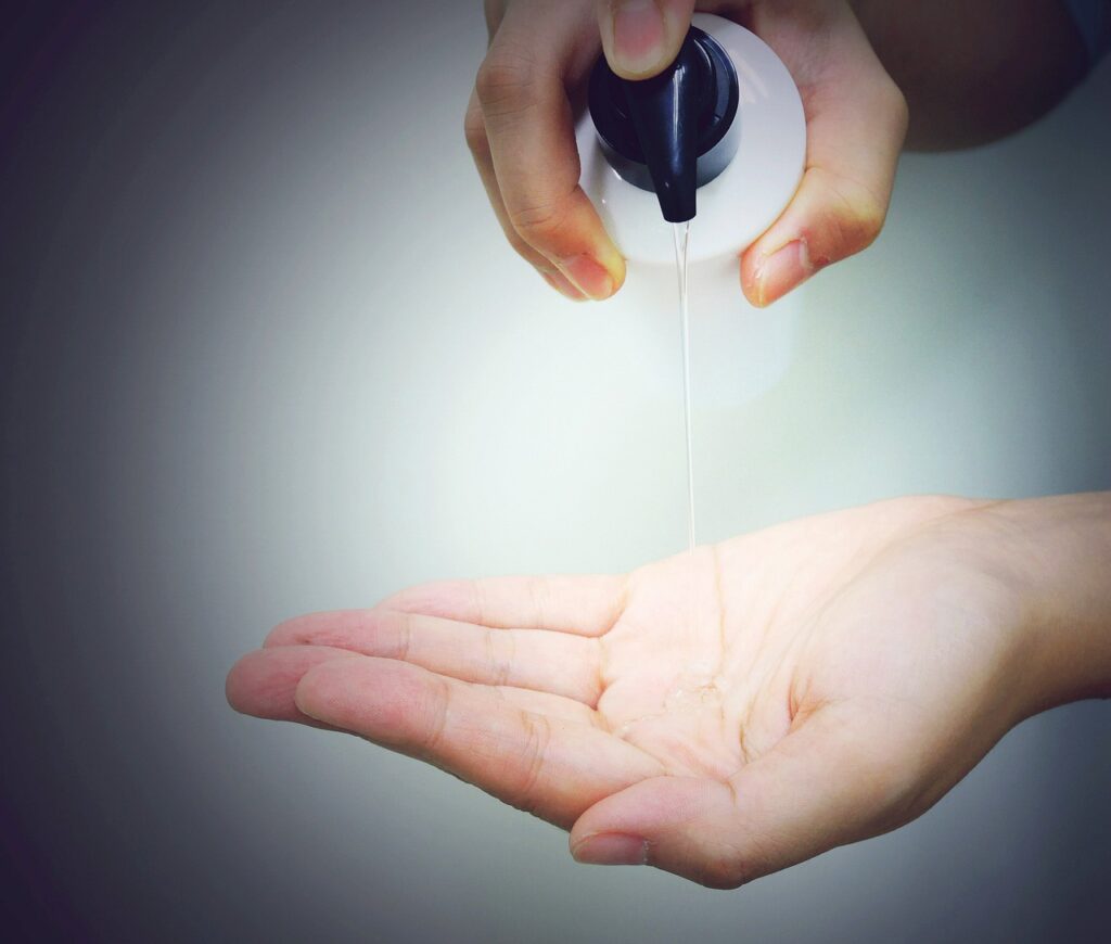 Come fare lo shampoo per rinforzare i capelli