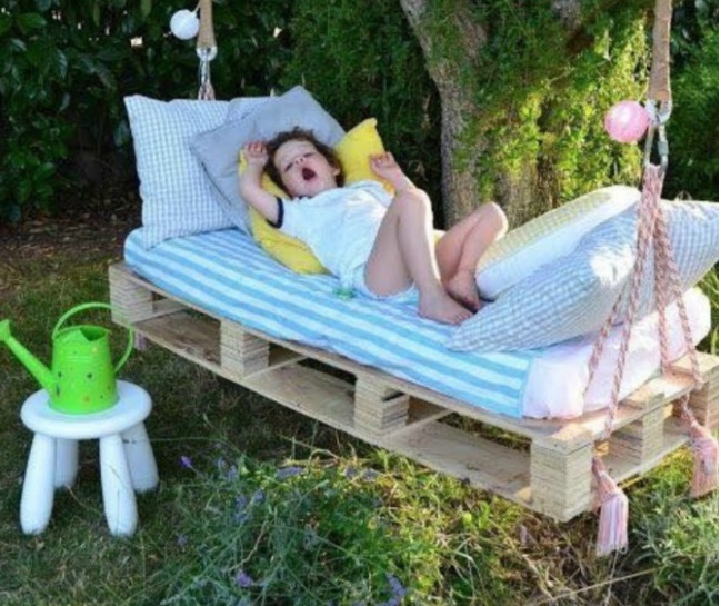 Amaca per dormire in giardino all'aria aperta