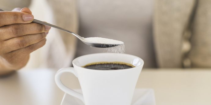 Come rendere più buono il caffè economico con un po' di sale