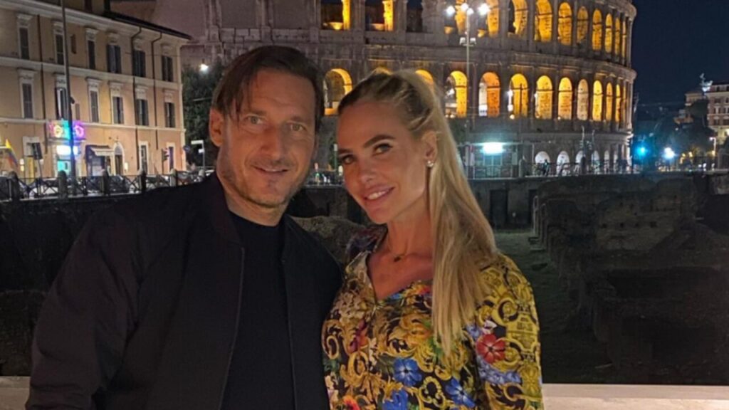 coppia francesco totti e ilary blasi mammastobene.com