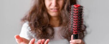 Cause della caduta dei capelli negli adolescenti