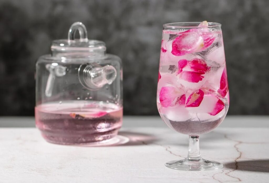 Acqua di rose sui capelli