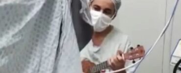 Papà canta durante il parto la canzone preferita dalla coppia