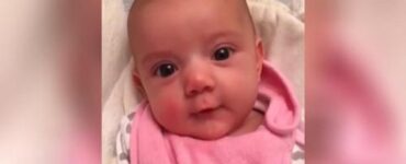 Neonata di 8 settimane dice Ti amo alla sua mamma