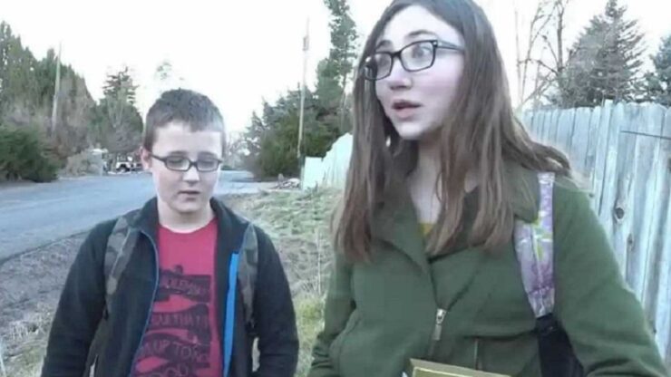 adolescente fratelli sorpresa