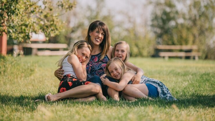 madre figli stressata