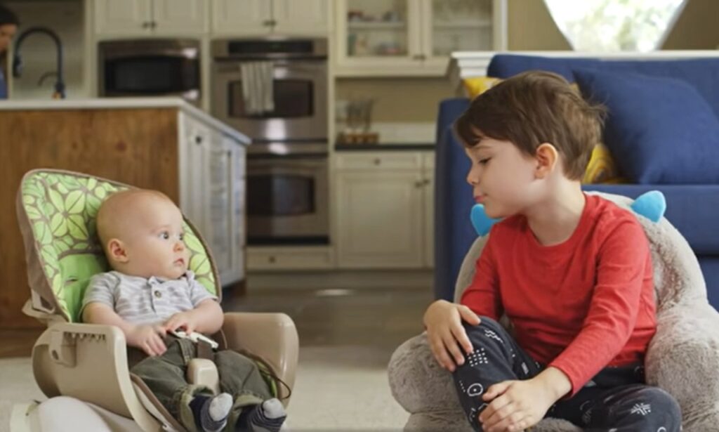 bambino conversazione nonna