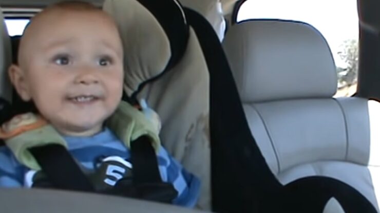 bambino macchina